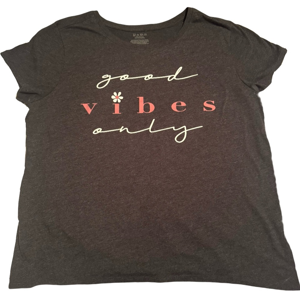 Good Vibes Only Women’s Gray Shirt size XL EUC